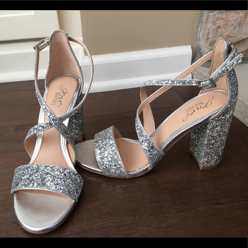 Badgley Mischka Jewel Gray/Silver Heels - Picture 1 of 3